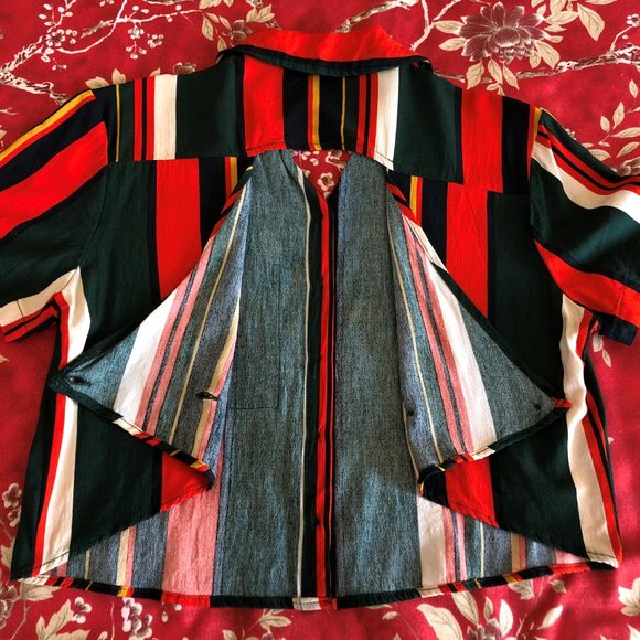 Colourful Striped Crop Shirt with Cut-Out Back Size S - Picture 9 of 16